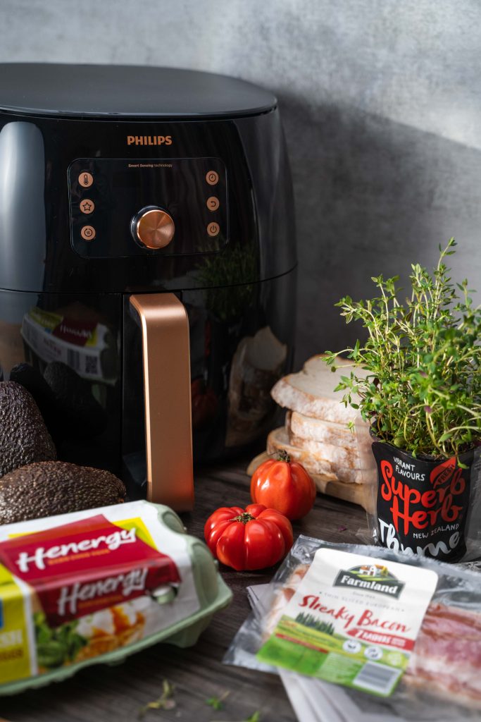 Philips airfryer with Henergy eggs, Superb Herb thyme, Farmland bacon, tomatoes, avocados and slices of bread